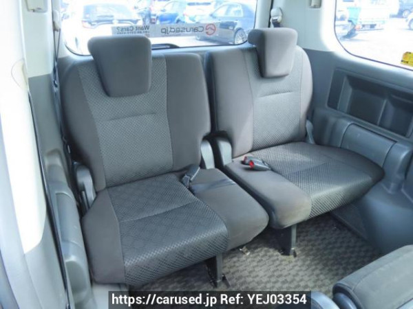 Used 2009 AT toyota noah ZRR70W Image[15]
