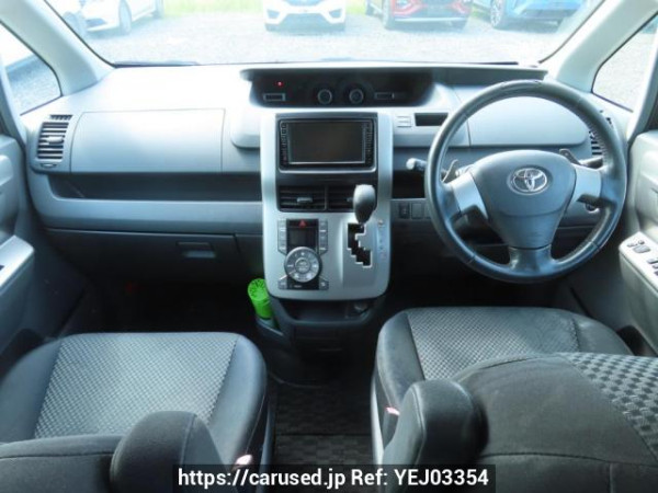 Used 2009 AT toyota noah ZRR70W Image[17]
