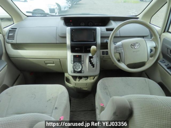 Used 2009 AT toyota noah ZRR70G Image[24]