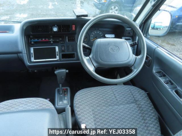 Used 2004 AT toyota hiace-van TRH112V Image[16]