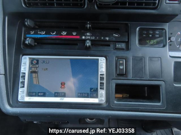 Used 2004 AT toyota hiace-van TRH112V Image[19]