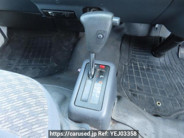 Used 2004 AT toyota hiace-van TRH112V Image[20]