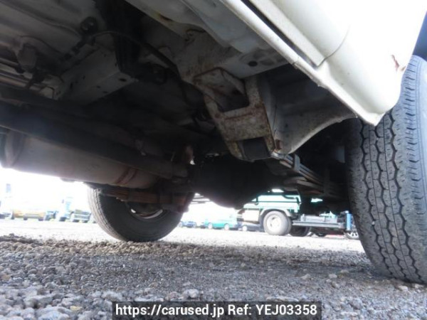 Used 2004 AT toyota hiace-van TRH112V Image[32]