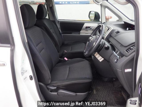 Used 2009 AT toyota voxy ZRR70W Image[13]