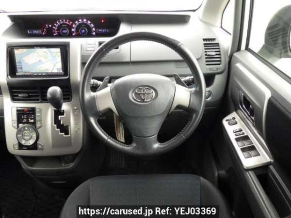 Used 2009 AT toyota voxy ZRR70W Image[20]