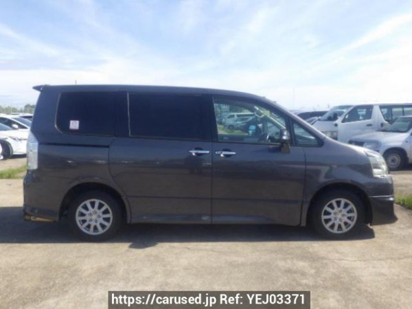 Used 2007 AT toyota noah ZRR70W Image[7]