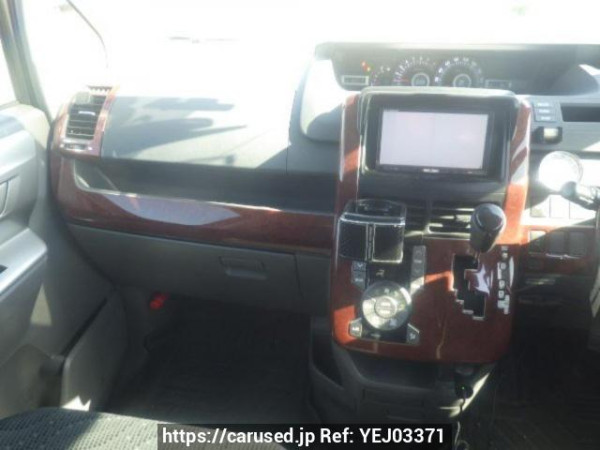 Used 2007 AT toyota noah ZRR70W Image[17]