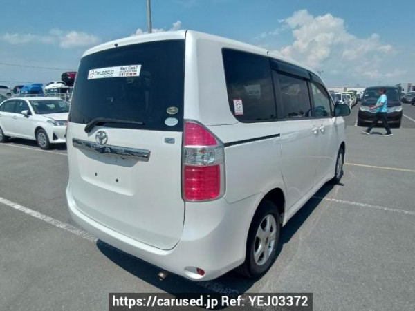 Used 2007 AT toyota noah ZRR75G Image[6]