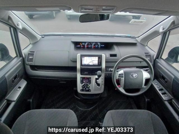 Used 2010 AT toyota noah ZRR75G Image[18]