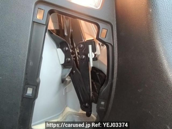 Used 2013 AT mazda demio DE3FS Image[42]