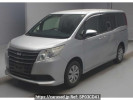 Toyota Noah ZRR85G