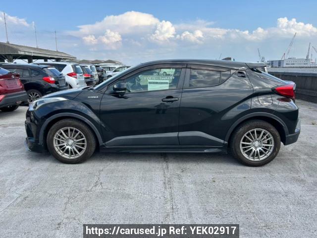 Buy Used 2017 Toyota C-HR ZYX10 (YEK02917) - Carused.jp