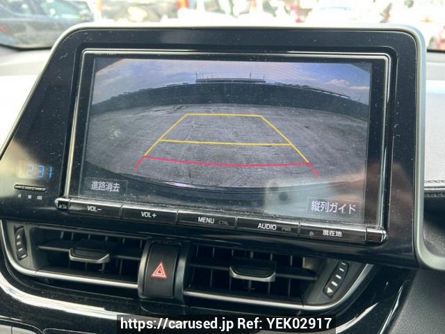 Buy Used 2017 Toyota C-HR ZYX10 (YEK02917) - Carused.jp