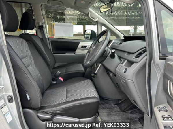 Used 2007 AT toyota noah ZRR75W Image[12]