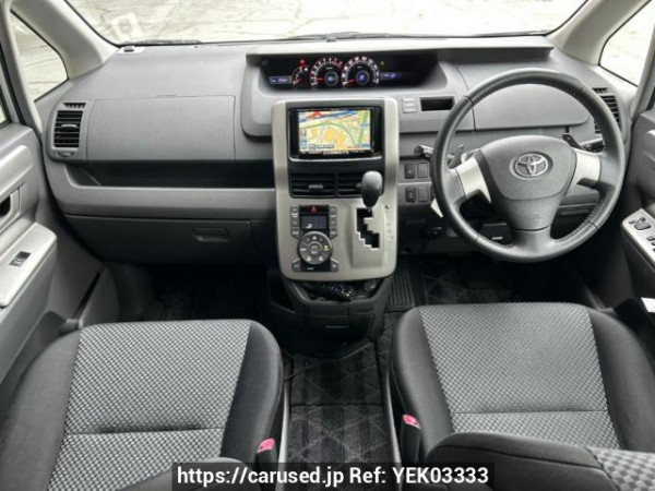 Used 2007 AT toyota noah ZRR75W Image[17]