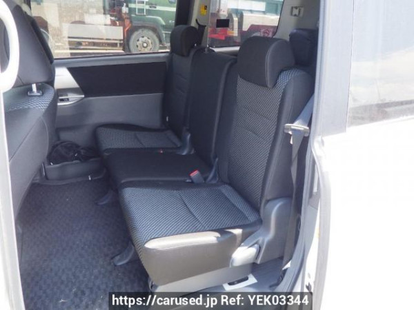 Used 2010 AT toyota noah ZRR70W Image[16]