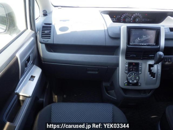 Used 2010 AT toyota noah ZRR70W Image[19]