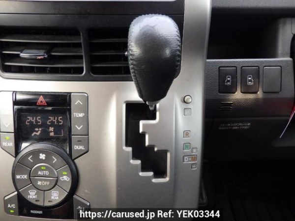 Used 2010 AT toyota noah ZRR70W Image[26]