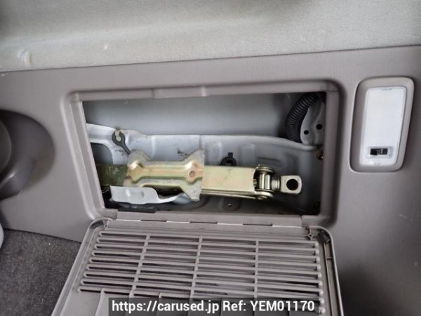 Used 1999 AT toyota regius-wagon RCH41W Image[47]