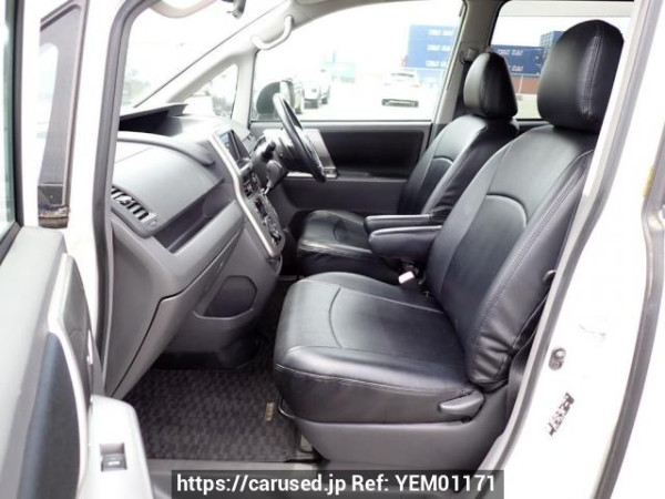 Used 2008 AT toyota voxy ZRR70W Image[14]