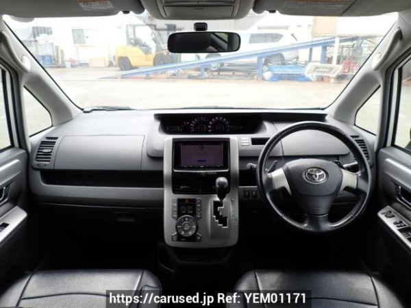 Used 2008 AT toyota voxy ZRR70W Image[18]