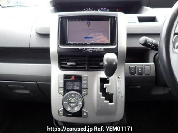 Used 2008 AT toyota voxy ZRR70W Image[23]