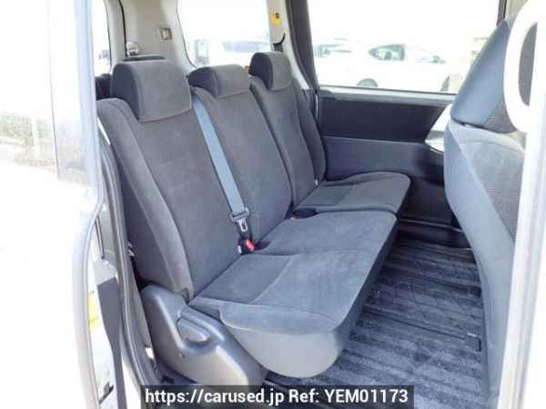 Used 2011 AT toyota noah ZRR70G Image[14]