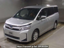 Toyota Voxy ZWR80G