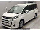 Toyota Noah ZWR90W