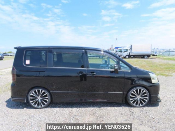 Used 2007 AT toyota noah ZRR70W Image[7]