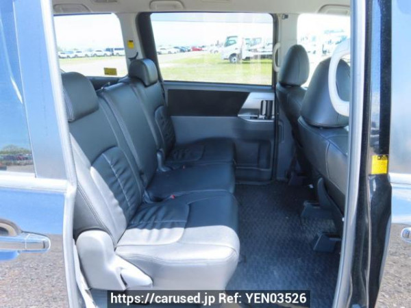 Used 2007 AT toyota noah ZRR70W Image[13]
