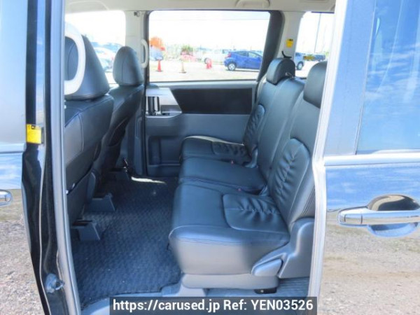 Used 2007 AT toyota noah ZRR70W Image[14]
