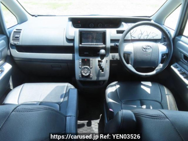 Used 2007 AT toyota noah ZRR70W Image[17]