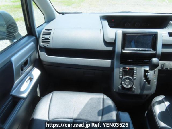 Used 2007 AT toyota noah ZRR70W Image[18]