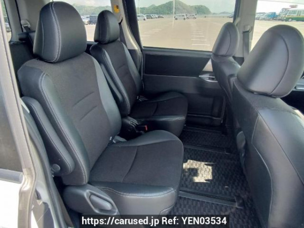 Used 2013 AT toyota voxy ZRR70W Image[14]