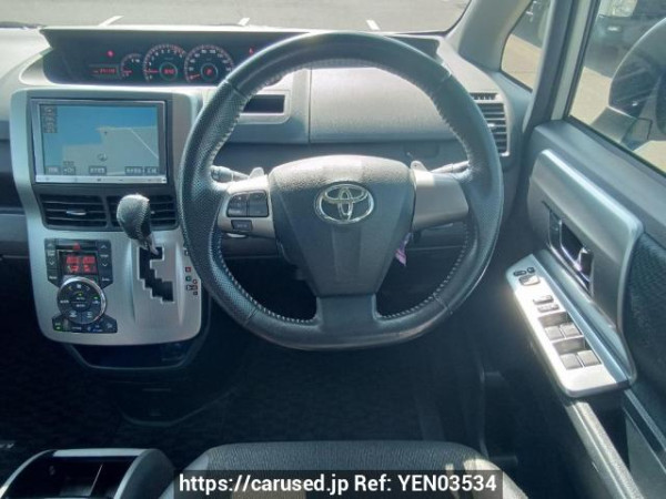Used 2013 AT toyota voxy ZRR70W Image[19]