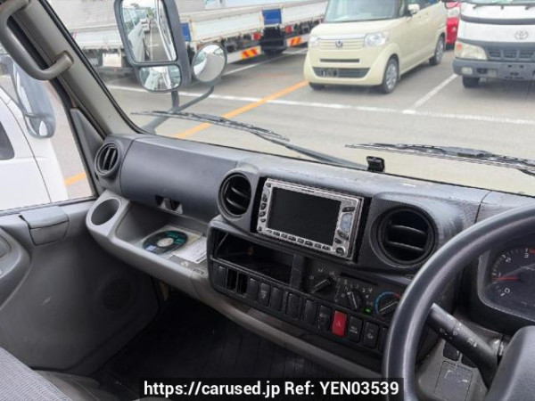 Used 2014 MT toyota dyna-route-van XZC605V Image[9]