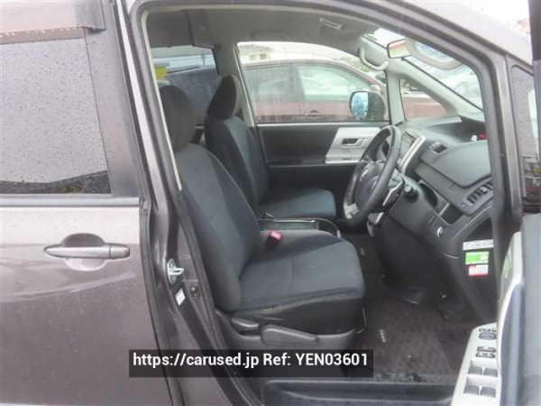 Used 2013 CVT toyota noah ZRR70 Image[15]