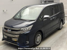 Toyota Noah ZWR80W