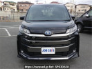Toyota Noah ZWR90W