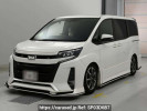 Toyota Noah ZRR80Wカイ