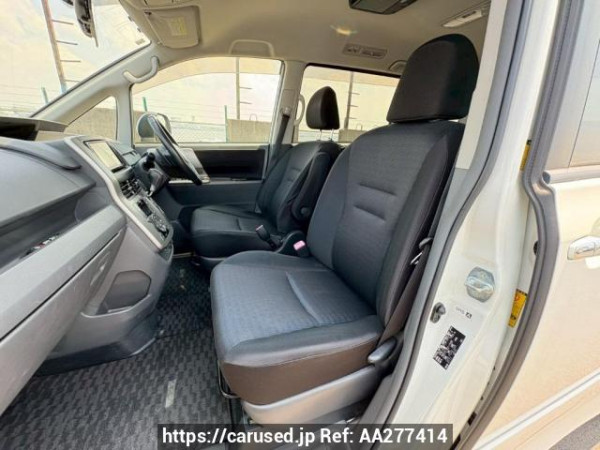 Used 2009 AT toyota voxy ZRR70W Image[13]