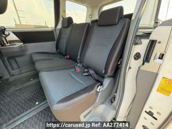Used 2009 AT toyota voxy ZRR70W Image[15]