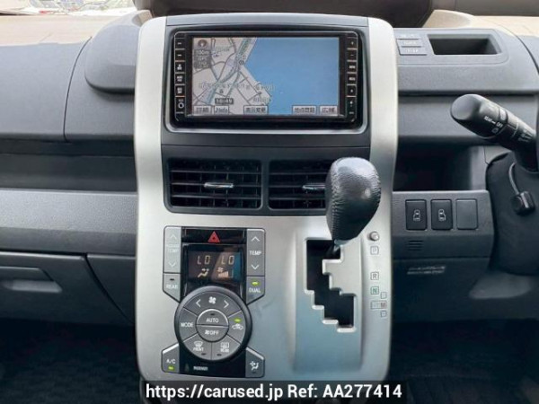 Used 2009 AT toyota voxy ZRR70W Image[24]