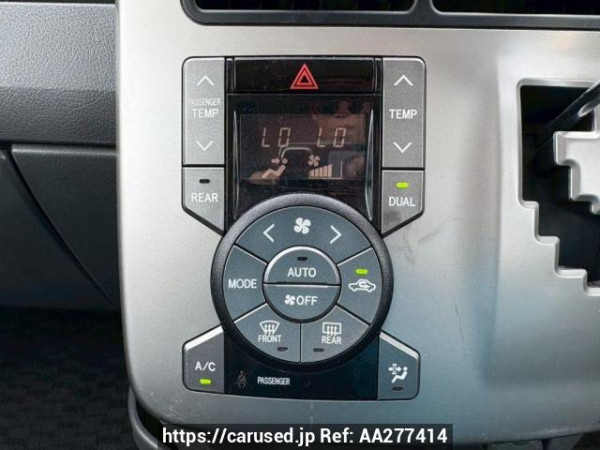 Used 2009 AT toyota voxy ZRR70W Image[27]