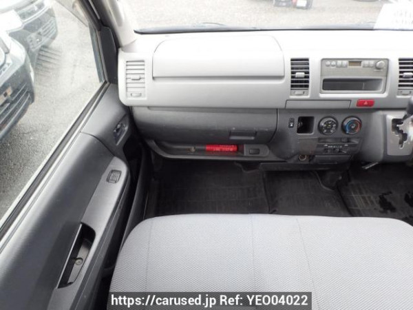 Used 2005 AT toyota hiace-van KDH205K Image[16]