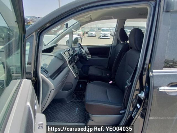 Used 2009 AT toyota voxy ZRR70W Image[13]