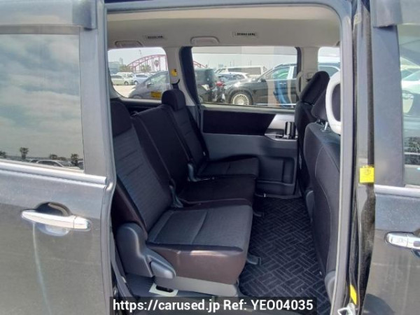Used 2009 AT toyota voxy ZRR70W Image[14]