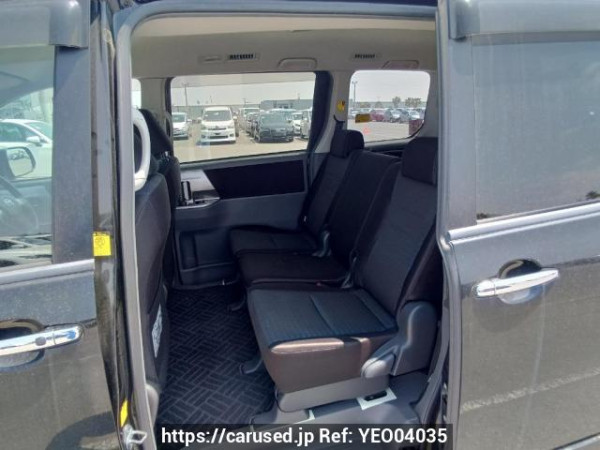 Used 2009 AT toyota voxy ZRR70W Image[15]