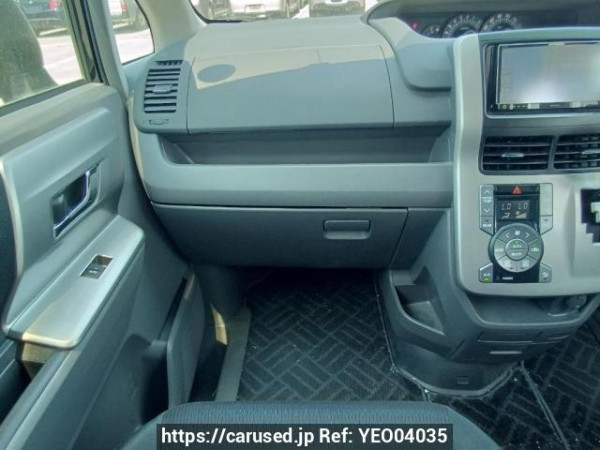 Used 2009 AT toyota voxy ZRR70W Image[18]